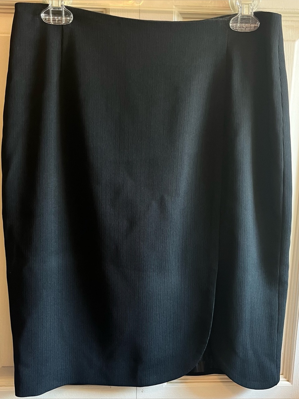 Garfield & Marks Black Ribbed Pencil Skirt – Size 4